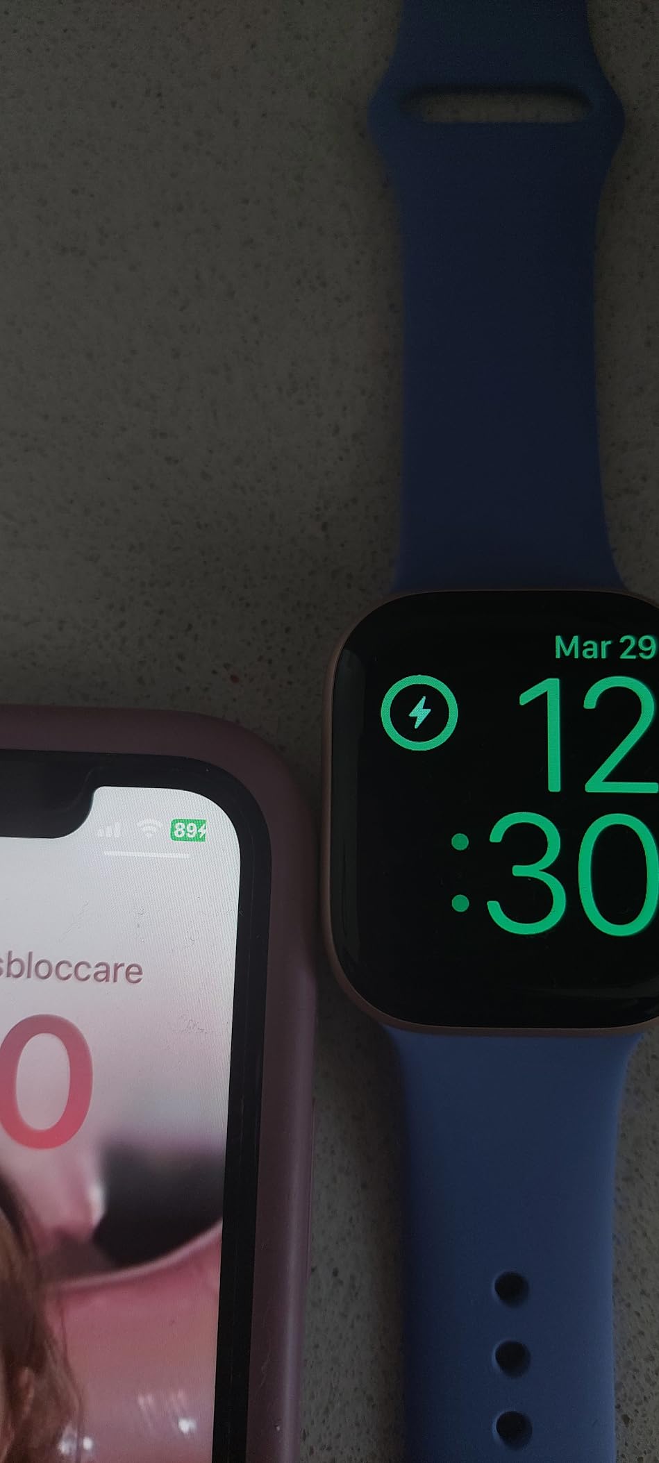 Perfekt für Handy + Uhr
