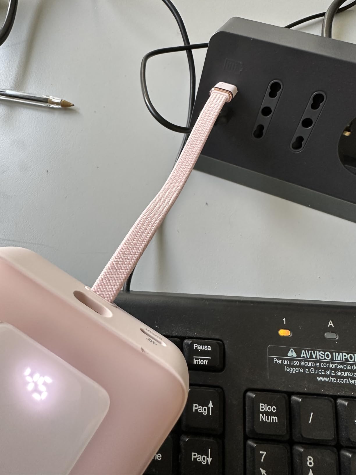 Kabel super, Gehäuse knarzt