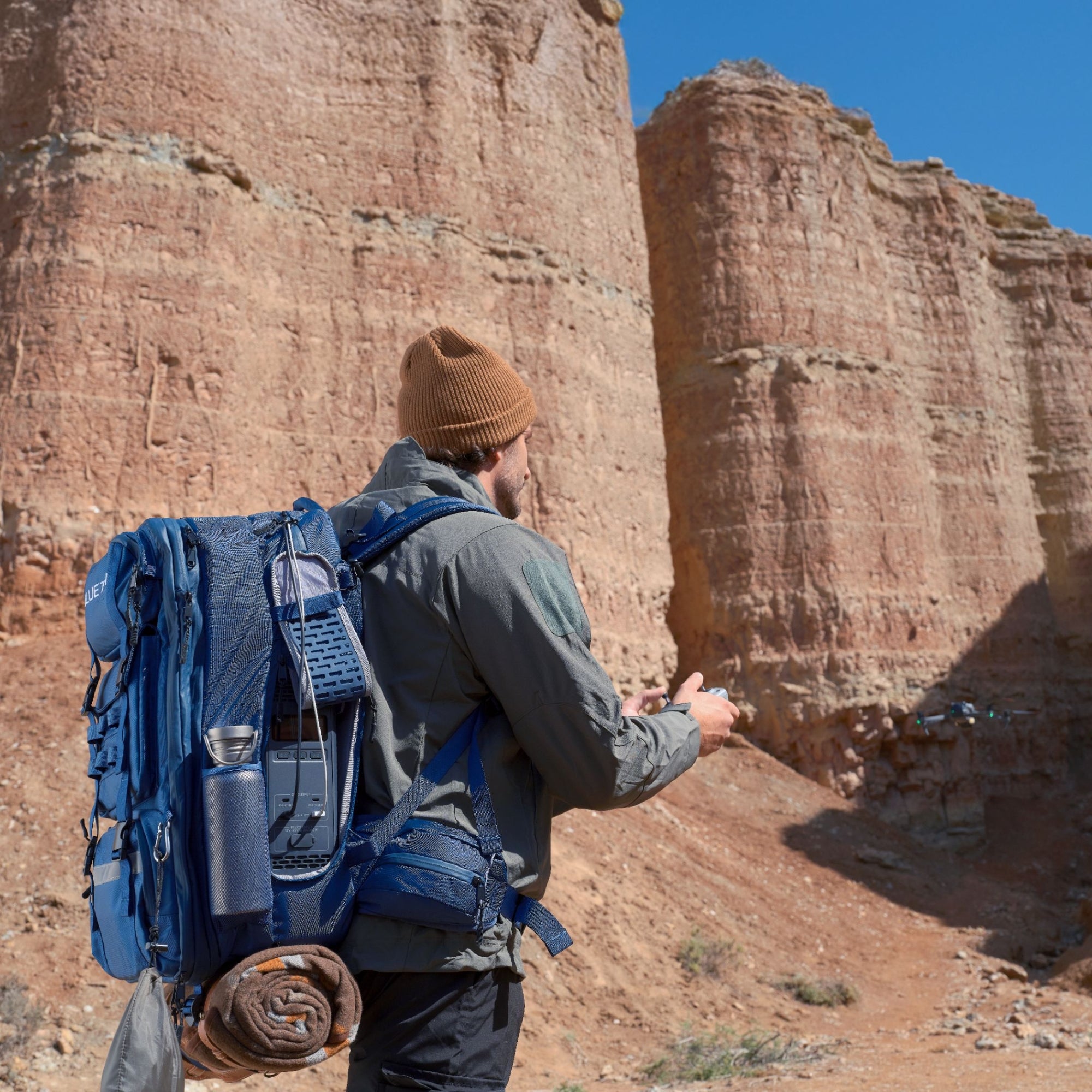 bluetti-handsfree-1-rucksack-powerstation-268-8wh-300w image 8
