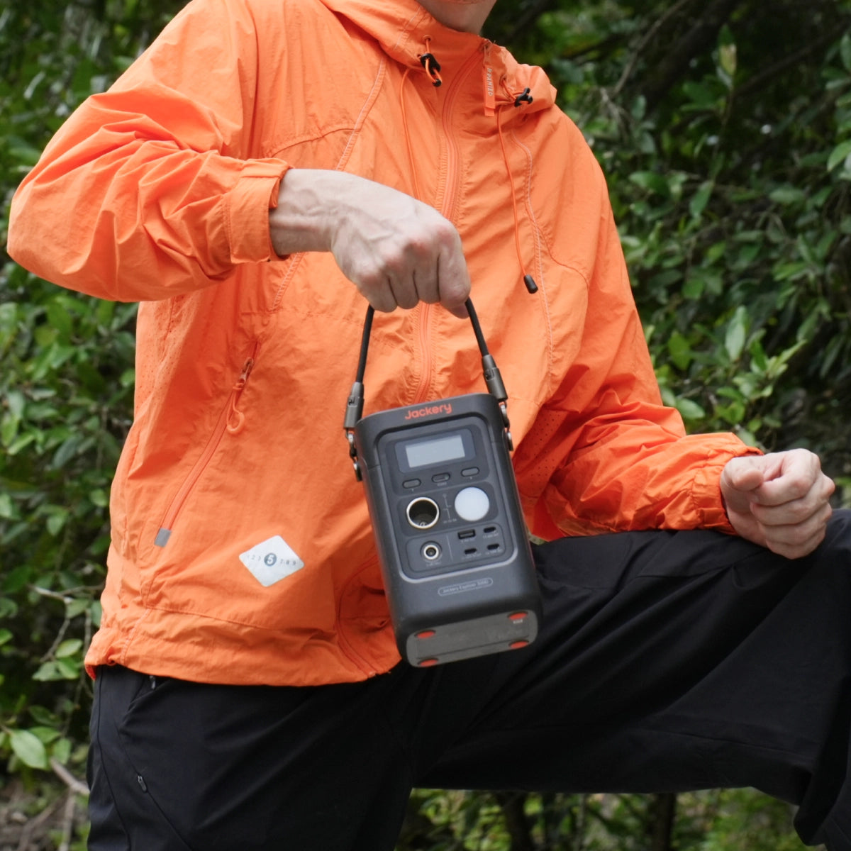 jackery-explorer-300d-powerstation-140w-pd-solo image 8