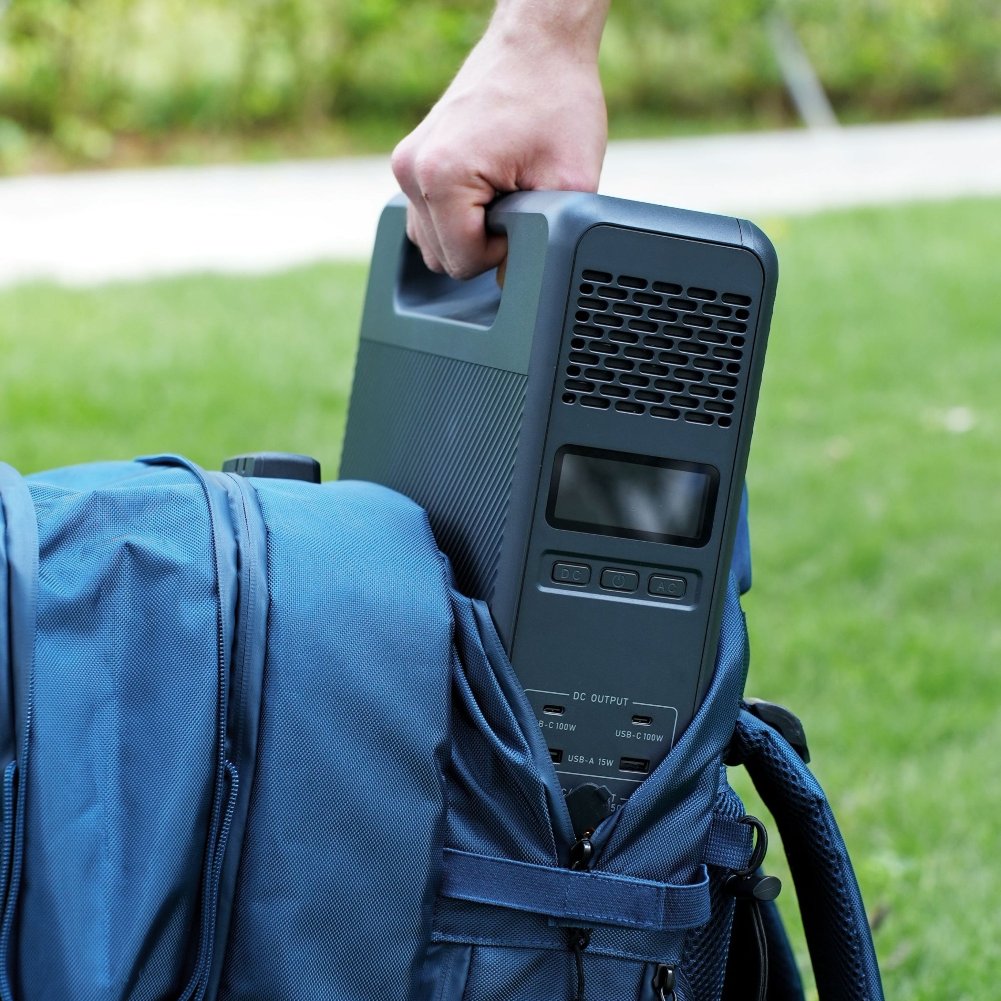 bluetti-handsfree-2-rucksack-powerstation-700w-512wh-bluepack image 5