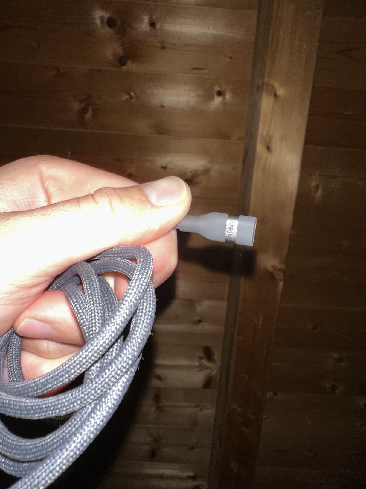 Drittes Kabel von Anker